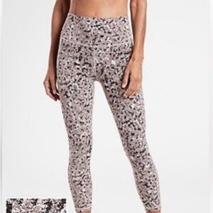 ATHLETA NWOT!! Elation High Rise Legging, Excellent Condition.